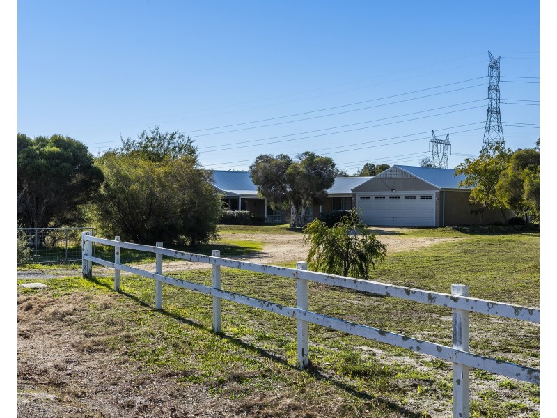 107 Greyhound Retreat, Nambeelup WA 6207