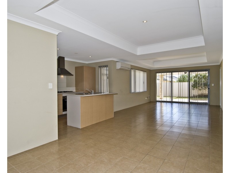 37 Sorrento Turn, Secret Harbour WA 6173