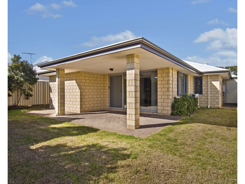 37 Sorrento Turn, Secret Harbour WA 6173