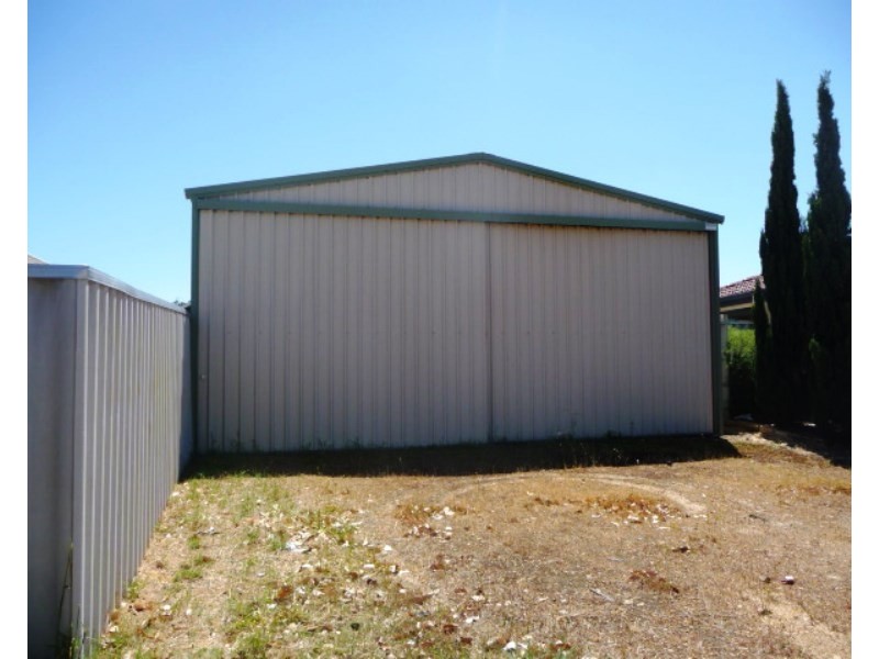 17 Kangaroo Paw Drive, Greenfields WA 6210