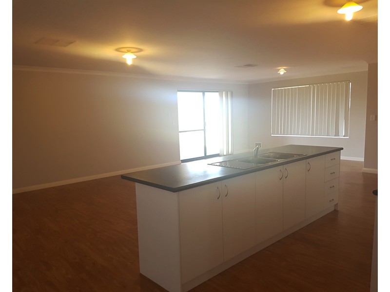 112 Yindana Boulevard, Lakelands WA 6180