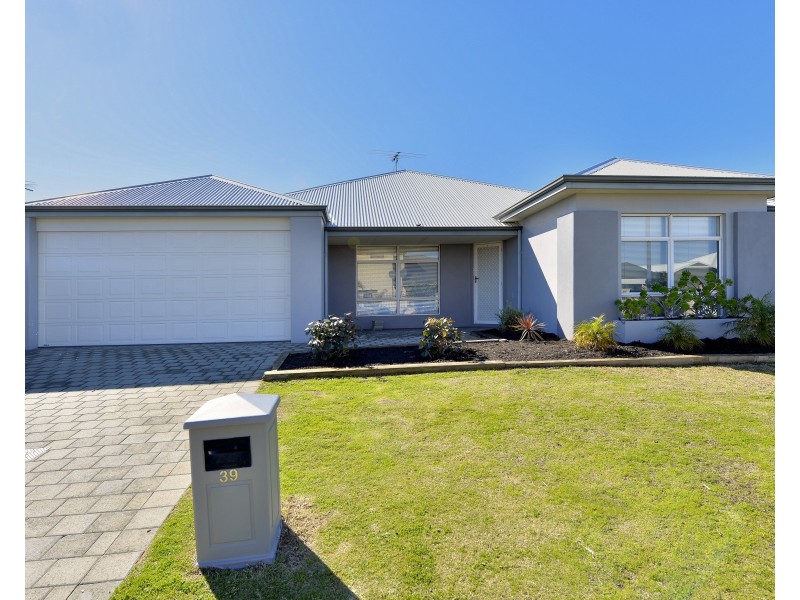 39 Marsdenia Road, Halls Head WA 6210