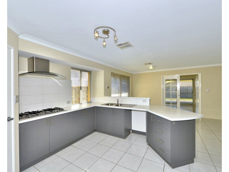 39 Marsdenia Road, Halls Head WA 6210