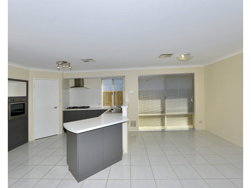 39 Marsdenia Road, Halls Head WA 6210