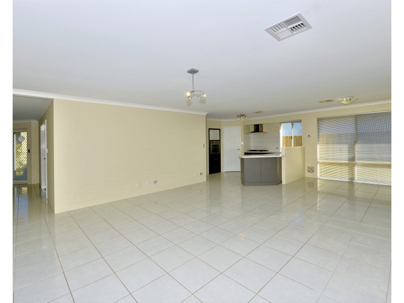 39 Marsdenia Road, Halls Head WA 6210