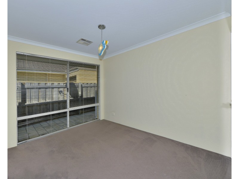 39 Marsdenia Road, Halls Head WA 6210