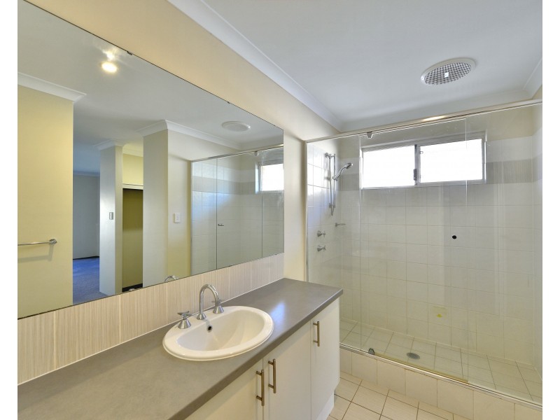 39 Marsdenia Road, Halls Head WA 6210