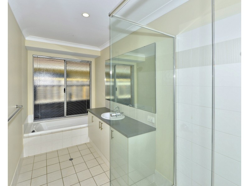 39 Marsdenia Road, Halls Head WA 6210