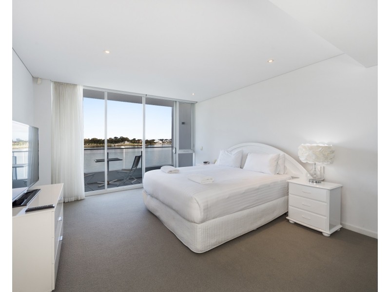 102/5 Marco Polo Drive, Mandurah WA 6210