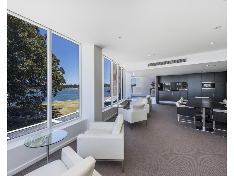 102/5 Marco Polo Drive, Mandurah WA 6210