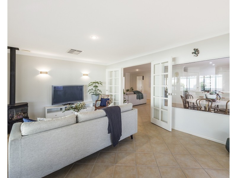 45 Mariners Cove Drive, Dudley Park WA 6210