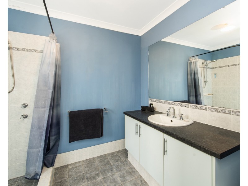 6 Lascelles Circus, Lakelands WA 6180