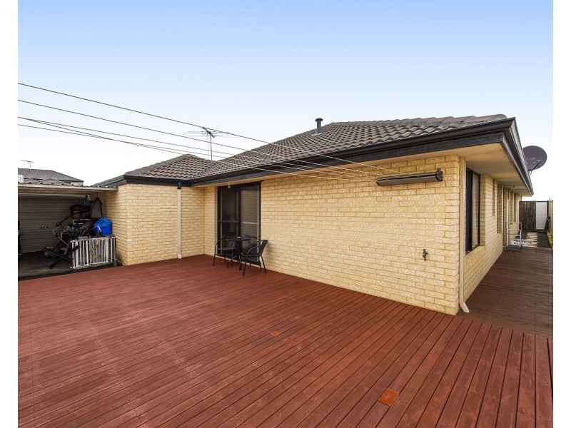 6 Lascelles Circus, Lakelands WA 6180