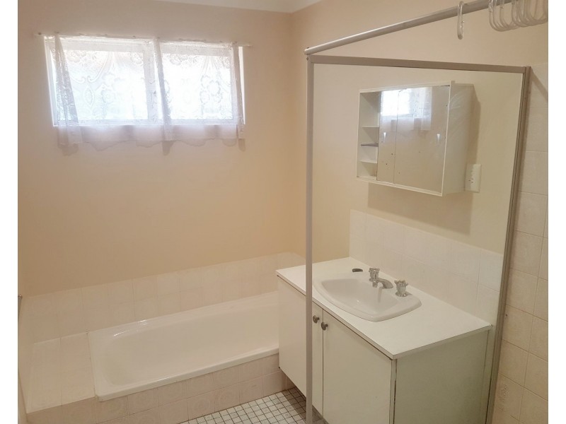 32 Comet Street, Dudley Park WA 6210