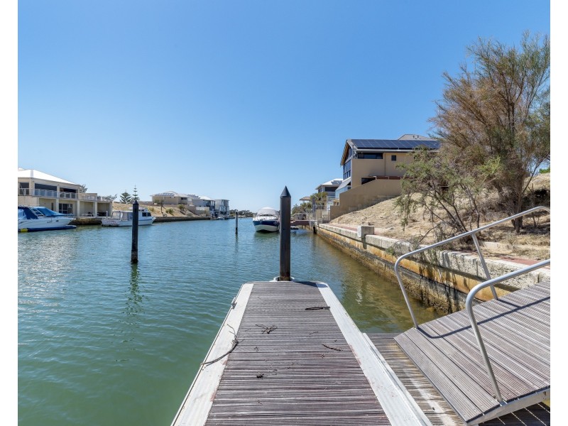 18 Sandpiper Island Retreat, Wannanup WA 6210