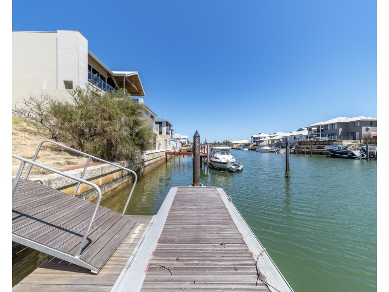18 Sandpiper Island Retreat, Wannanup WA 6210