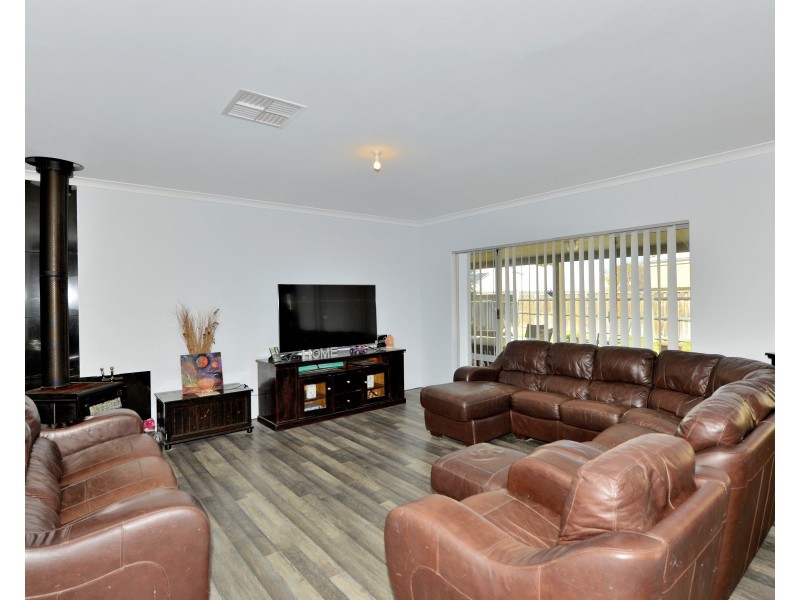 24 Skylark Loop, Erskine WA 6210