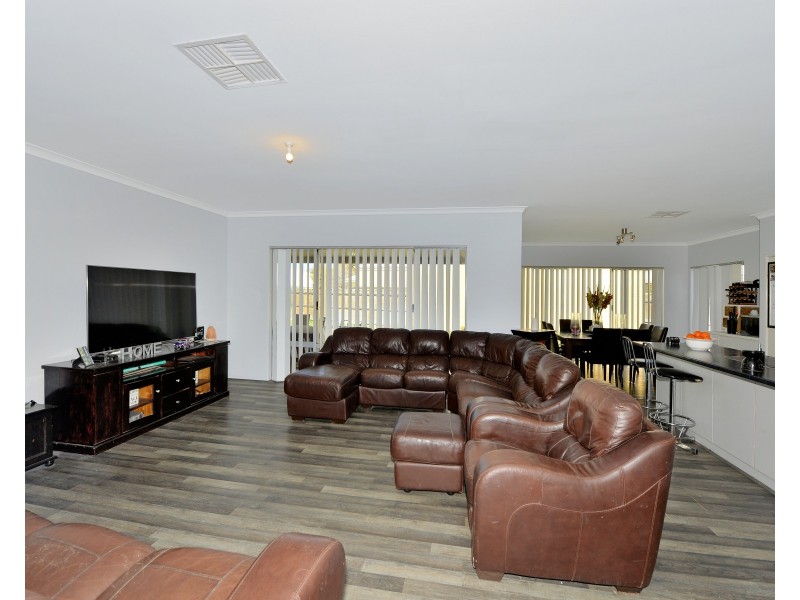 24 Skylark Loop, Erskine WA 6210