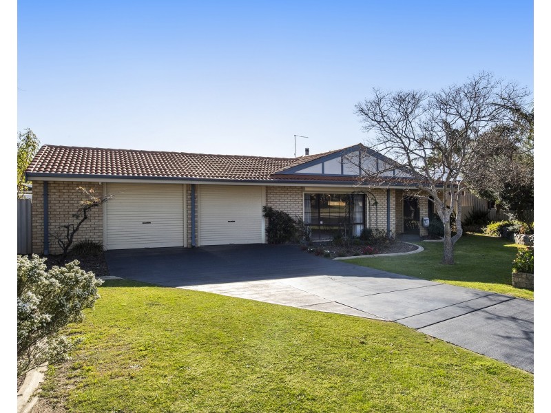 12 Columbia Close, Halls Head WA 6210