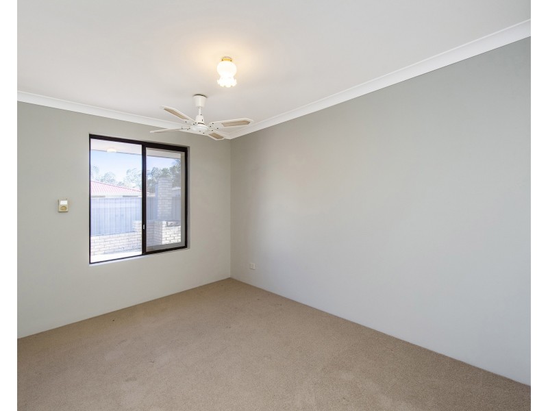 12 Columbia Close, Halls Head WA 6210