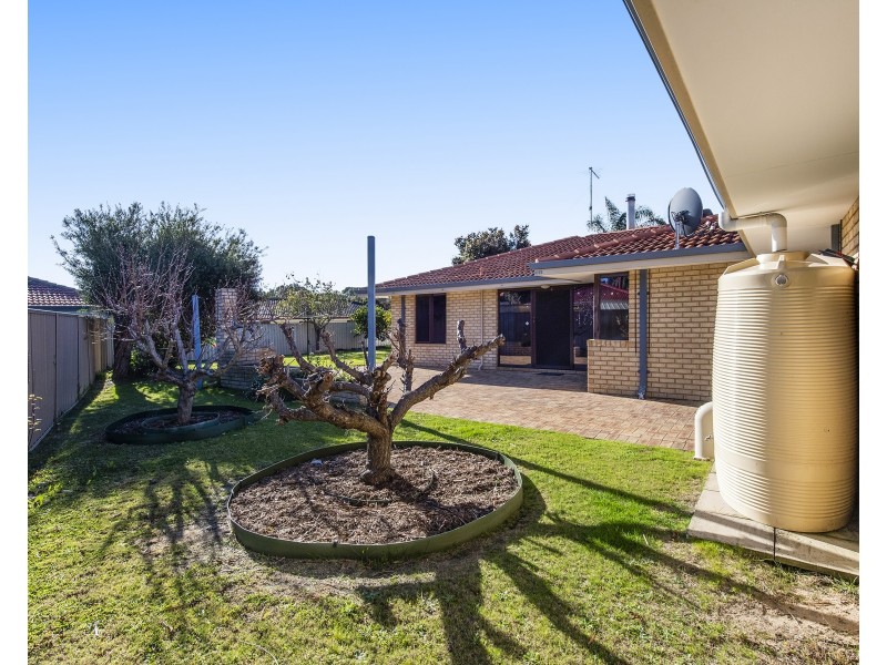 12 Columbia Close, Halls Head WA 6210