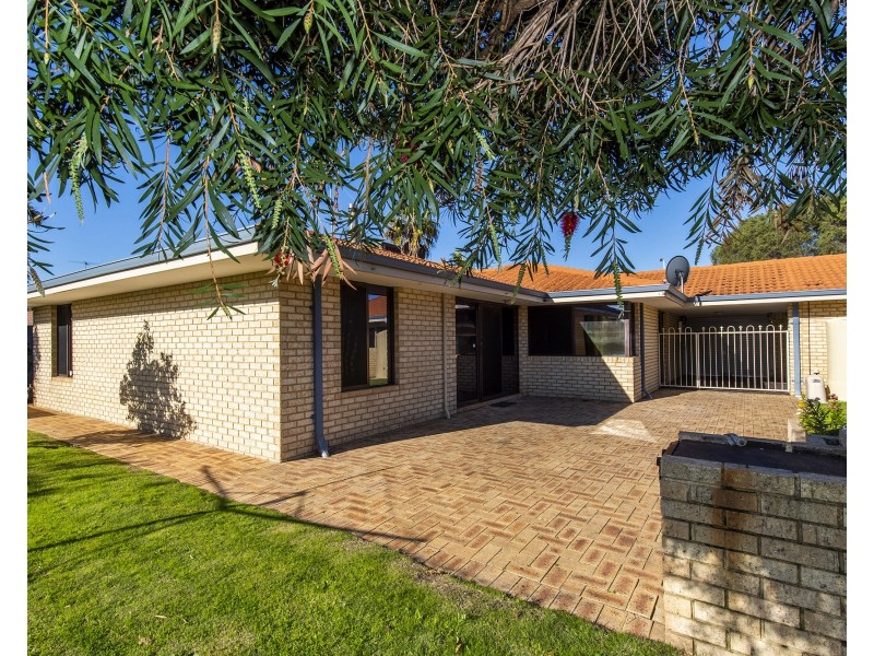 12 Columbia Close, Halls Head WA 6210