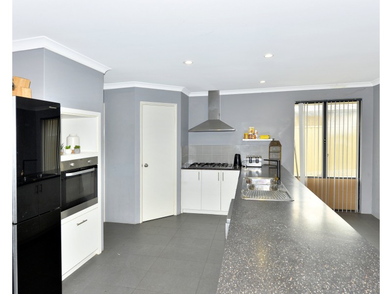 60 Badgerup Avenue, Lakelands WA 6180