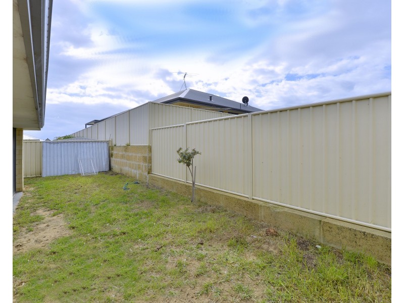60 Badgerup Avenue, Lakelands WA 6180