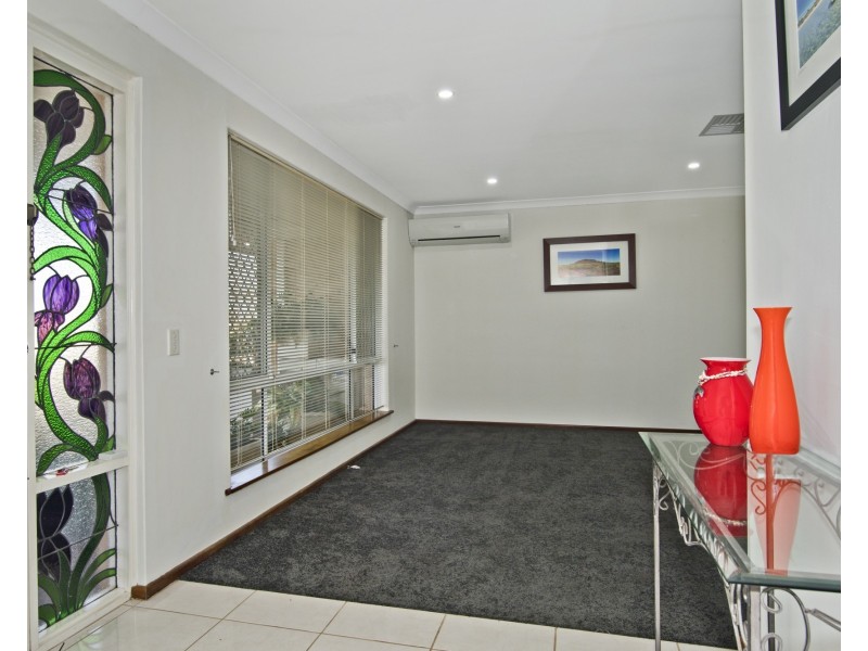2 Nettle Place, Halls Head WA 6210
