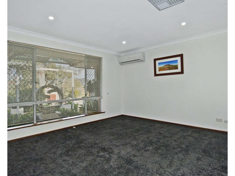 2 Nettle Place, Halls Head WA 6210