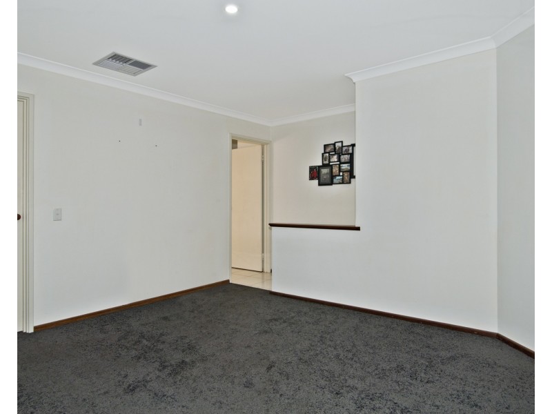 2 Nettle Place, Halls Head WA 6210