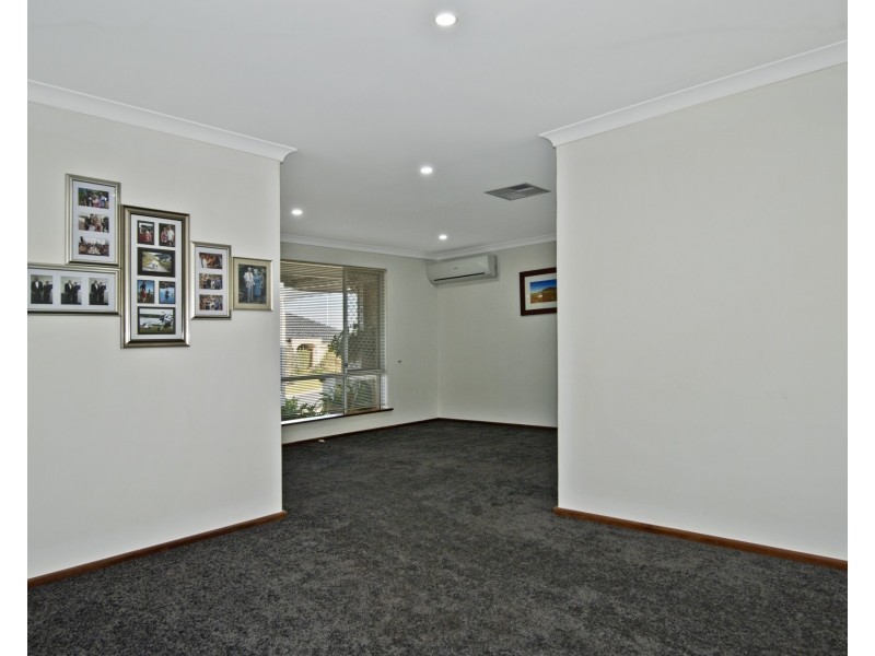 2 Nettle Place, Halls Head WA 6210