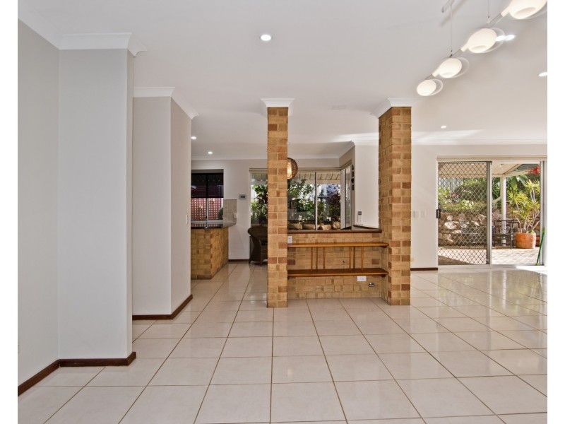 2 Nettle Place, Halls Head WA 6210