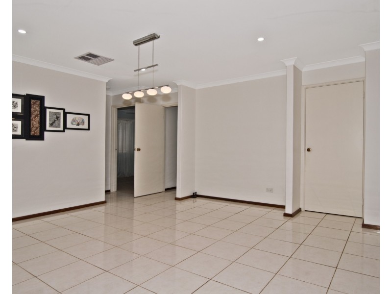 2 Nettle Place, Halls Head WA 6210