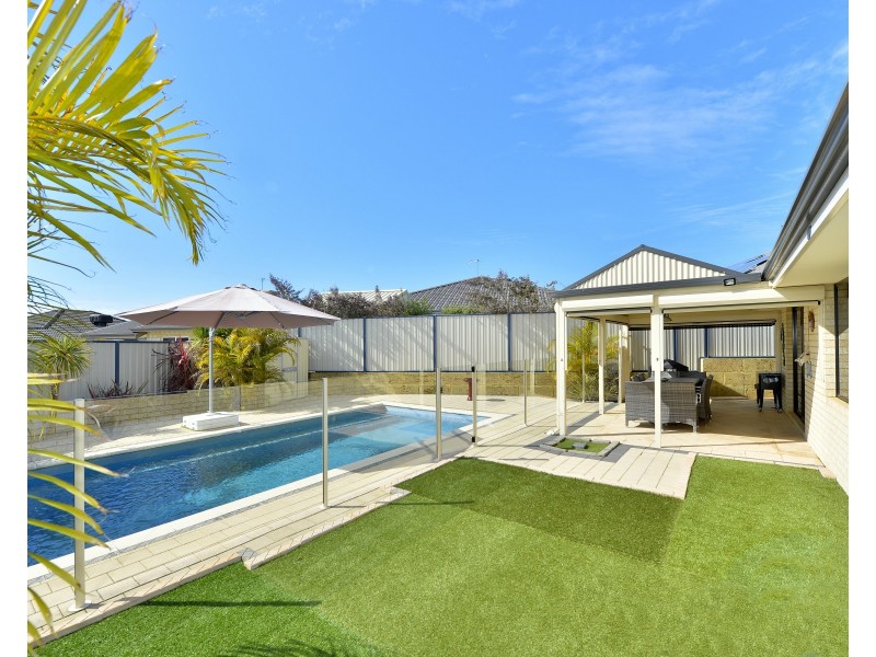 35 Newbridge Street, Meadow Springs WA 6210