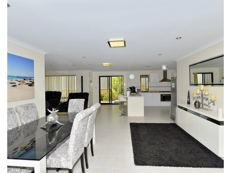 35 Newbridge Street, Meadow Springs WA 6210