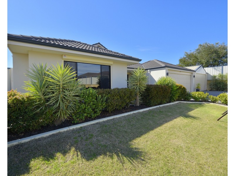 35 Newbridge Street, Meadow Springs WA 6210