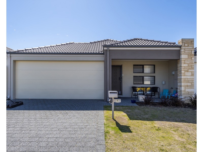 9 Sandals Way, Meadow Springs WA 6210