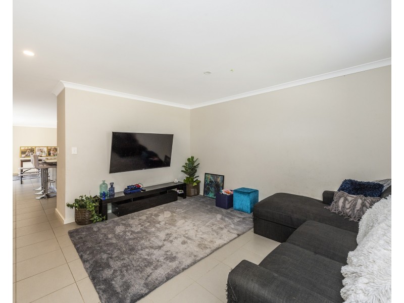 9 Sandals Way, Meadow Springs WA 6210