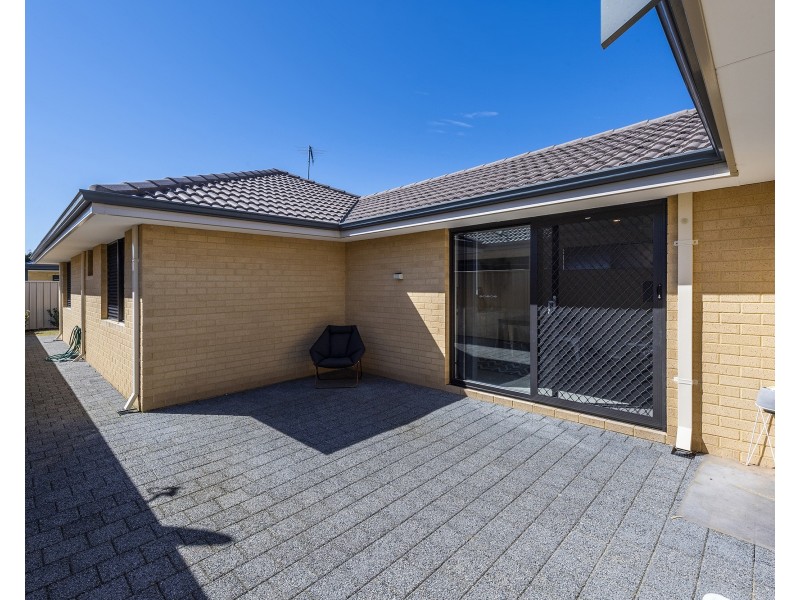 9 Sandals Way, Meadow Springs WA 6210