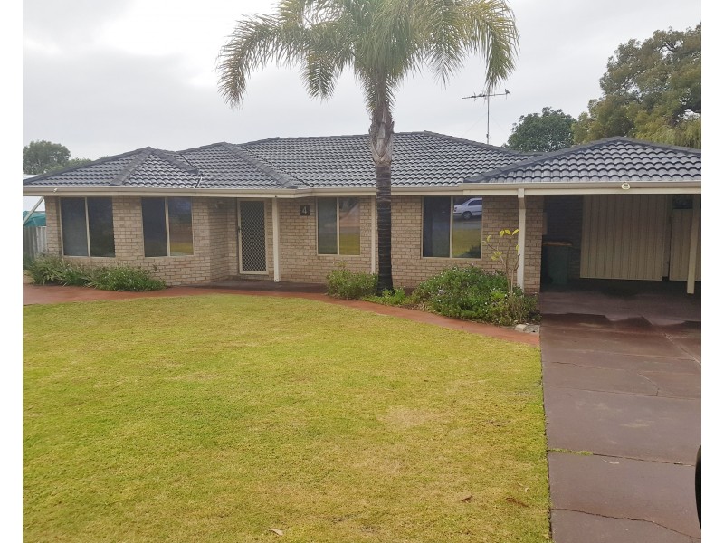 4 Honeysuckle Ramble, Halls Head WA 6210