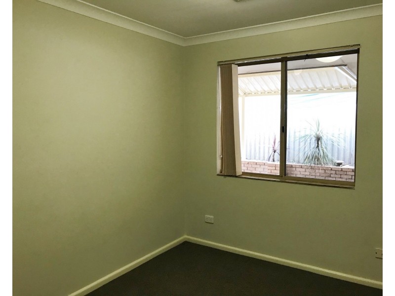 4 Honeysuckle Ramble, Halls Head WA 6210