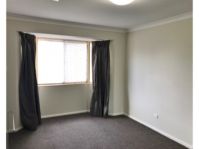 4 Honeysuckle Ramble, Halls Head WA 6210