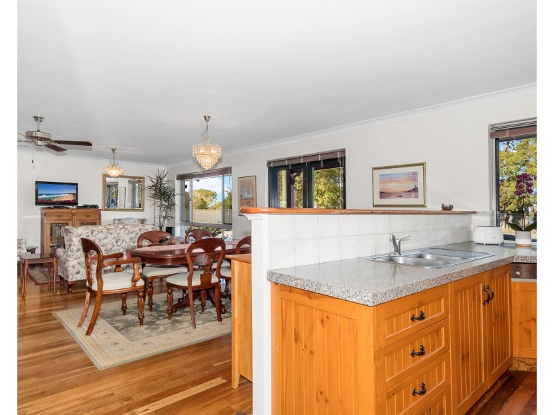 18 Peel Parade, Coodanup WA 6210