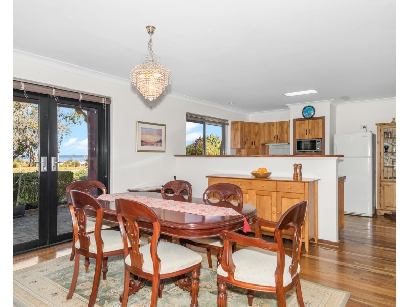 18 Peel Parade, Coodanup WA 6210