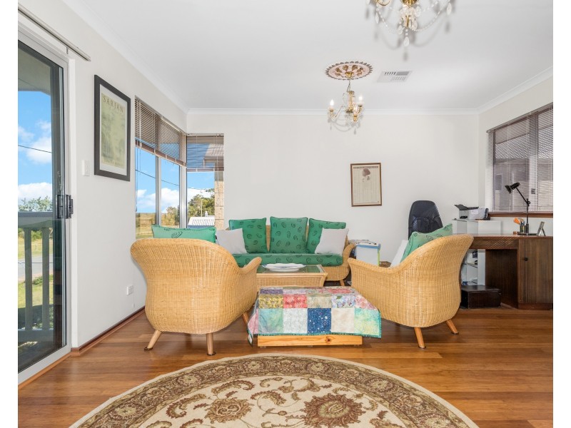 18 Peel Parade, Coodanup WA 6210