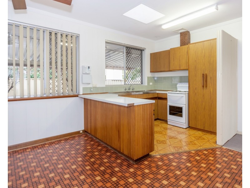 16 Dadger Street, Dudley Park WA 6210