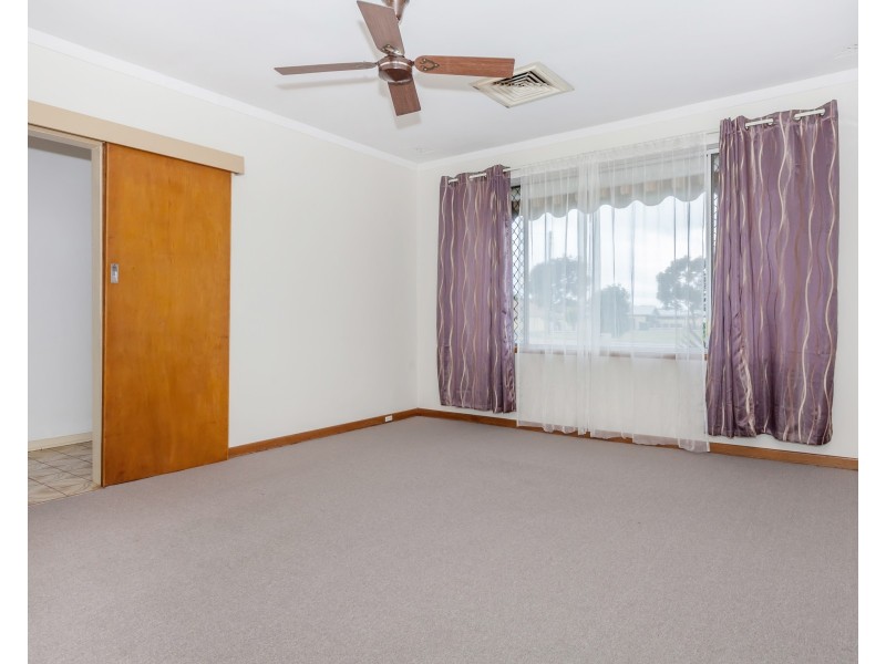 16 Dadger Street, Dudley Park WA 6210