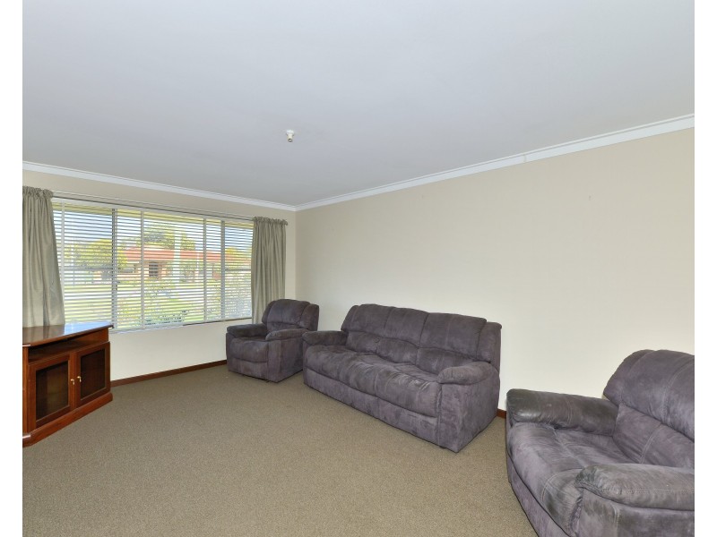 32 Maria Street, Dudley Park WA 6210