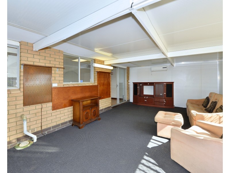 32 Maria Street, Dudley Park WA 6210